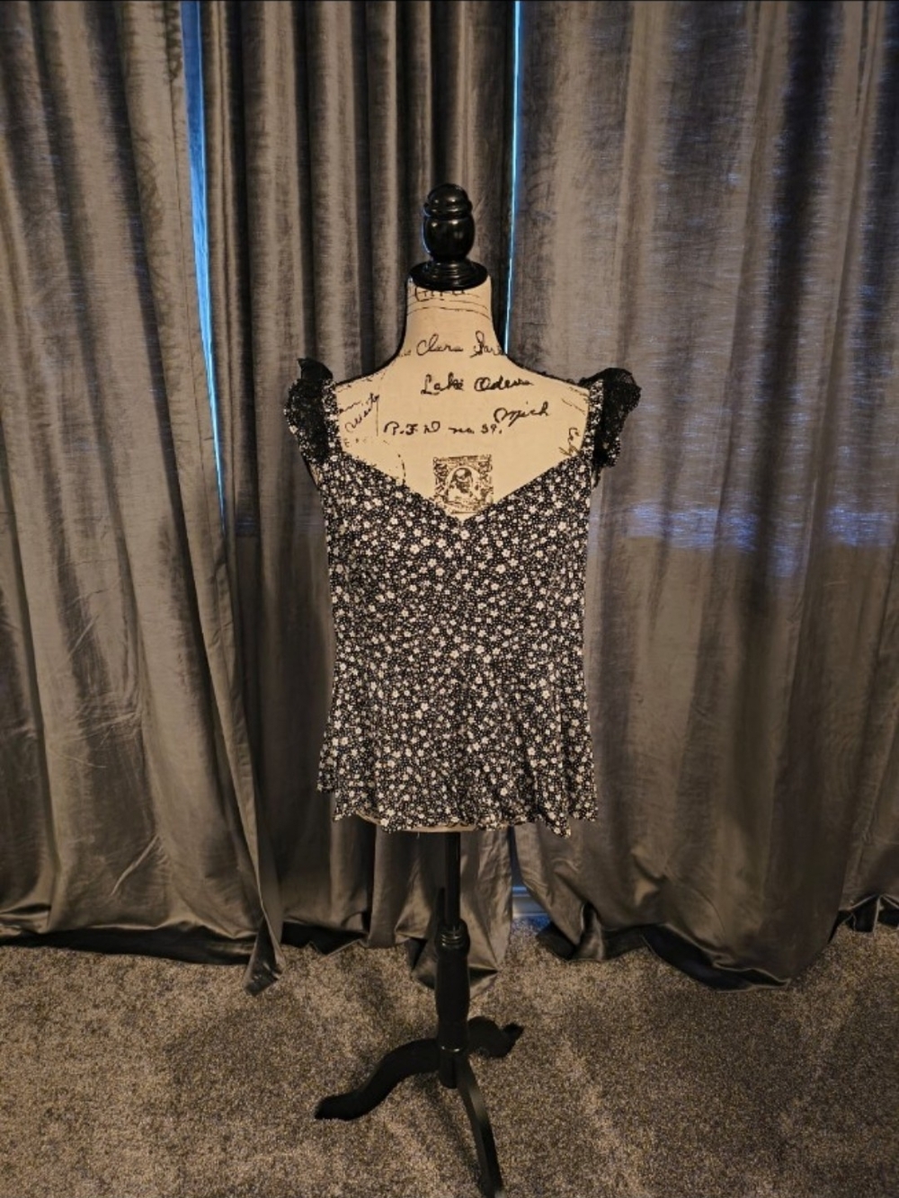 torrid Black Floral Ruffle-Trim Tank Top